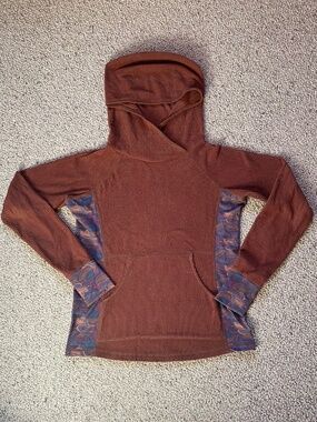 Youer Climb On Hoodie, Range. Size XS, VGUC